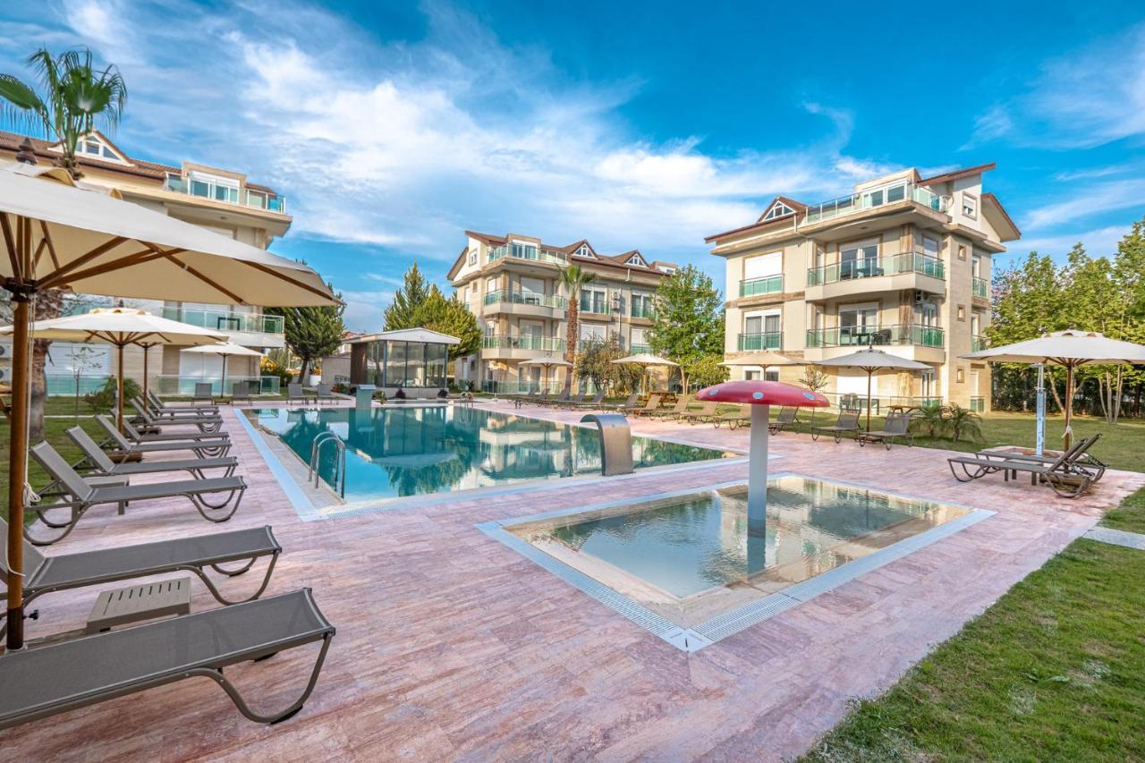 Belek Deluxe Suit Exteriör bild