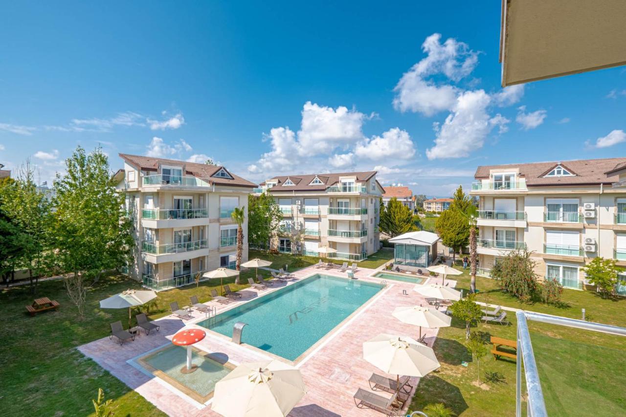Belek Deluxe Suit Exteriör bild