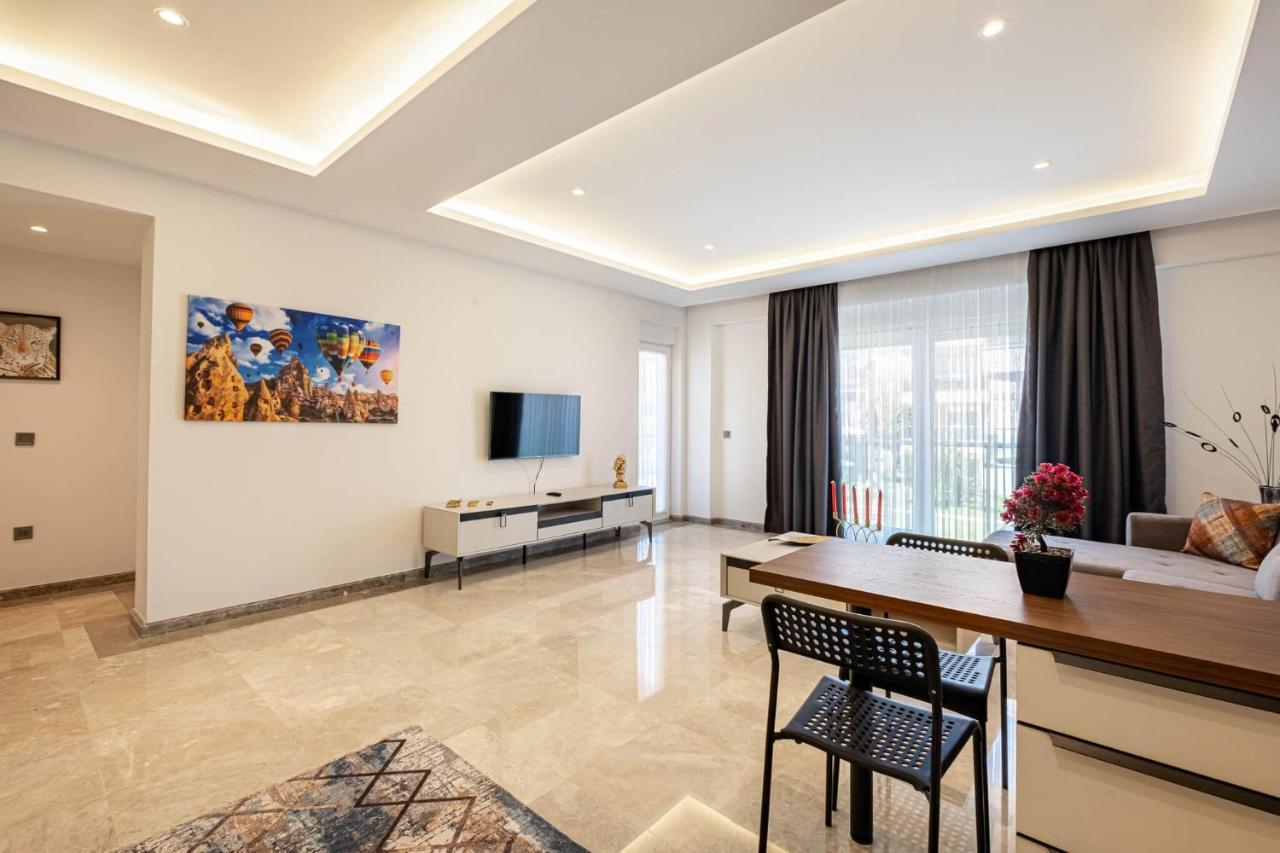 Belek Deluxe Suit Exteriör bild